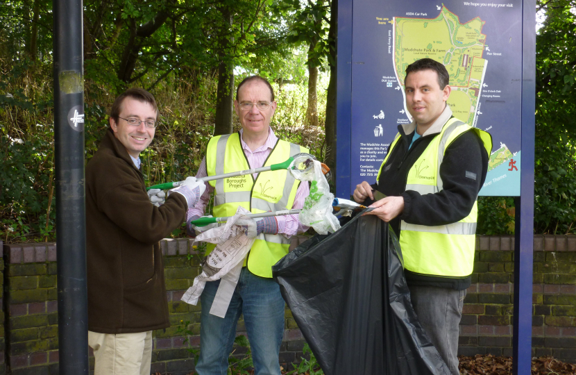 Cllrs Archer, Golds and Snowdon Help Clean Up the Isle of Dogs